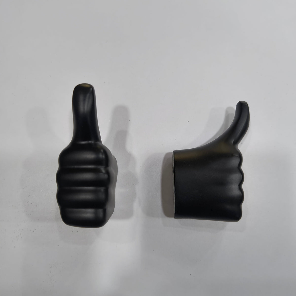 Thums-Up Hook HR